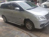 Cần bán gấp Toyota Innova đời 2015, màu bạc, xe gia đình