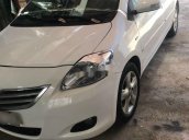 Cần bán xe Toyota Vios đời 2010, màu trắng, số sàn