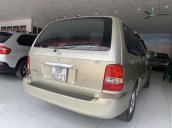 Bán ô tô Kia Carnival đời 2008, số tự động, màu vàng cát