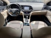 Cần bán xe Hyundai Elantra năm sản xuất 2018, màu đen 