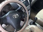Cần bán xe Toyota Vios đời 2010, màu trắng, số sàn