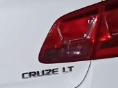 Bán xe Chevrolet Cruze năm 2018, màu trắng 