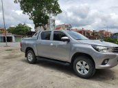 Cần bán Toyota Hilux sản xuất 2016, màu bạc, nhập khẩu  