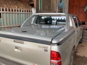 Bán Toyota Hilux 2012, màu vàng, nhập khẩu 