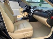 Bán ô tô Toyota Camry 2.0E đời 2016, màu đen còn mới, giá 755tr