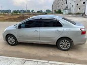 Cần bán gấp Toyota Vios G đời 2011, màu bạc 