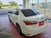 Bán Toyota Corolla Altis đời 2017, màu trắng