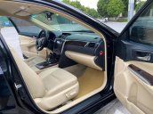 Bán gấp chiếc Toyota Camry 2.0 sản xuất năm 2015, xe giá thấp, giao nhanh hỗ trợ trả góp