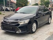 Bán gấp chiếc Toyota Camry 2.0 sản xuất năm 2015, xe giá thấp, giao nhanh hỗ trợ trả góp