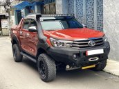 Bán ô tô Toyota Hilux 2018, xe nhập, số tự động, màu cam