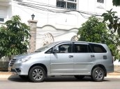 Bán xe Toyota Innova 2.0E 2015, màu bạc