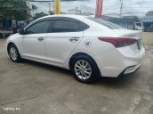 Bán gấp chiếc xe Hyundai Accent 1.4MT đời 2018, xe chính chủ sử dụng, giá mềm