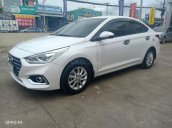 Bán gấp chiếc xe Hyundai Accent 1.4MT đời 2018, xe chính chủ sử dụng, giá mềm