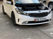 Bán nhanh chiếc Kia Cerato MT đời 2017, màu trắng, xe giá thấp, giao nhanh