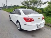 Cần bán gấp Chevrolet Cruze sản xuất 2017, màu trắng số sàn