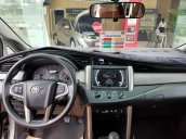 Cần bán xe Toyota Innova 2.0E 2019, màu bạc, xe gia đình HCM đi 45.000km - Xe chất giá tốt