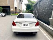 Bán xe Mercedes C250 model 2016, màu trắng kem cực đẹp