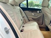 Bán xe Mercedes C250 model 2016, màu trắng kem cực đẹp