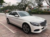 Cần bán xe Mercedes Benz C250 Exclusive 2018, màu trắng