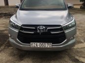 Cần bán gấp Toyota Innova đời 2016, màu bạc chính chủ, giá tốt