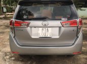 Cần bán gấp Toyota Innova đời 2016, màu bạc chính chủ, giá tốt