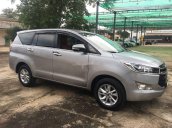 Cần bán gấp Toyota Innova đời 2016, màu bạc chính chủ, giá tốt