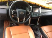 Cần bán gấp Toyota Innova đời 2016, màu bạc chính chủ, giá tốt