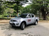 Cần bán gấp Mitsubishi Triton đời 2013, màu bạc, nhập khẩu, số sàn