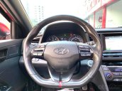 Bán xe Hyundai Elantra 1.6 Turbo đời 2018, màu đỏ