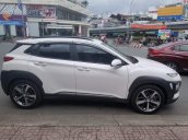 Bán gấp chiếc Hyundai Kona Tubor sản xuất năm 2020, xe mới mua và đi cực ít