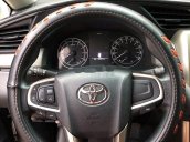 Bán Toyota Innova 2.0E sản xuất 2018, màu ghi vàng