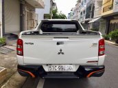 Cần bán xe Mitsubishi Triton năm 2018, màu trắng, nhập khẩu nguyên chiếc 