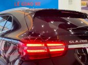 Cần bán xe Mercedes GLA200 sản xuất năm 2017, màu đen, xe nhập còn mới
