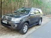 Bán lại xe Toyota Fortuner sản xuất 2010, màu xám, 525 triệu