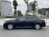 Ưu đãi giảm giá sâu chiếc Toyota Camry màu đen đời 2014, xe còn mới, động cơ ổn định