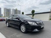 Ưu đãi giảm giá sâu chiếc Toyota Camry màu đen đời 2014, xe còn mới, động cơ ổn định