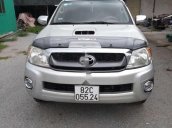 Bán ô tô Toyota Hilux năm 2009, màu bạc, xe nhập