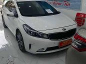 Cần bán lại xe Kia Cerato năm sản xuất 2018, màu trắng còn mới