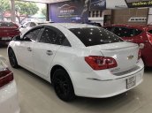 Bán Chevrolet Cruze năm sản xuất 2016, màu trắng còn mới  