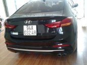 Cần bán lại xe Hyundai Elantra đời 2018, màu đen, xe nhập còn mới