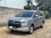 Cần bán Toyota Innova đời 2016, màu bạc, số sàn