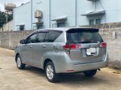 Cần bán Toyota Innova đời 2016, màu bạc, số sàn