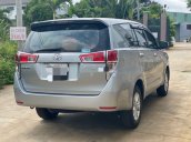 Cần bán Toyota Innova đời 2016, màu bạc, số sàn