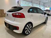 Cần bán xe Kia Rio 1.4AT đời 2015, màu trắng