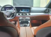 Cần bán Mercedes E300 AMG, màu đen