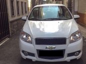 Bán Chevrolet Aveo đời 2015, màu trắng còn mới, giá chỉ 300 triệu