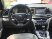 Bán gấp chiếc Hyundai Elantra 2.0 sản xuất 2016, xe còn mới, có hỗ trợ trả góp