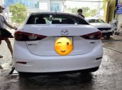 Cần bán gấp Mazda 3 sản xuất năm 2015, màu trắng còn mới 