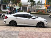 Bán Honda Civic 1.5 Turbo sản xuất năm 2019, màu trắng, xe nhập còn mới