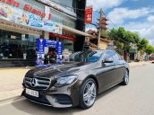 Bán xe Mercedes năm sản xuất 2017, màu nâu, nhập khẩu còn mới